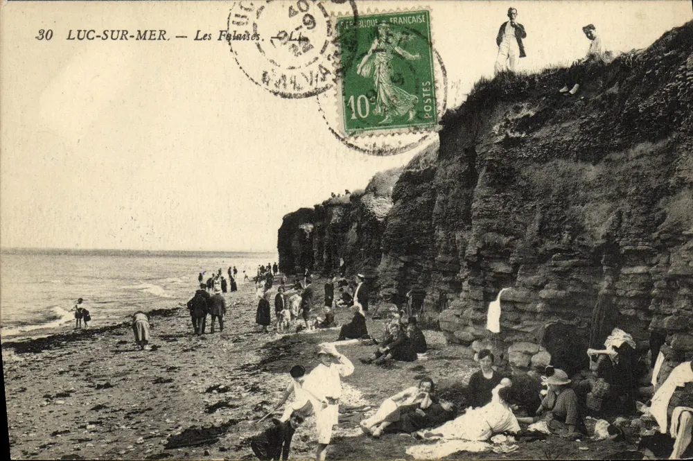 Luc-sur-Mer — As Falésias — Editor: Luc-sur-Mer, n° 30 - Frente