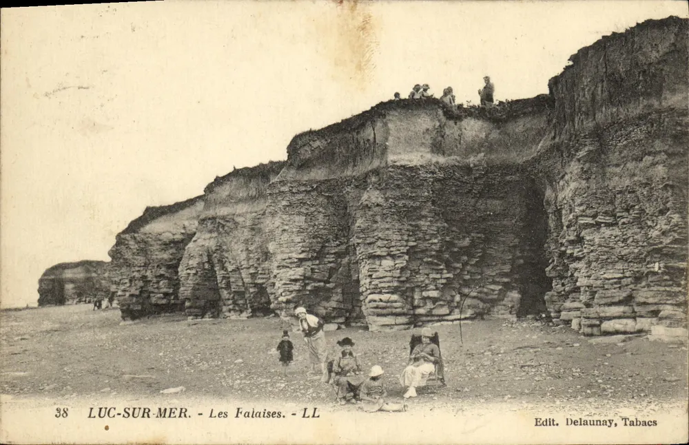 Luc-sur-Mer - As Falésias - Edit. Delaunay, Tabacs - Frente