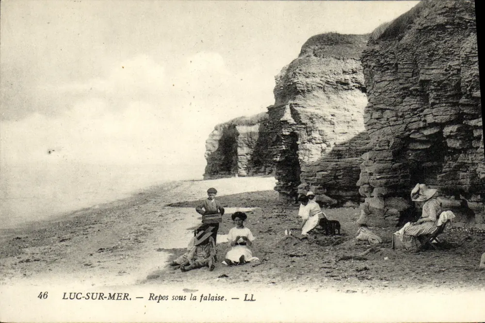 Luc-sur-Mer — Ruhe unter der Klippe — LL, n°46 - Vorderseite