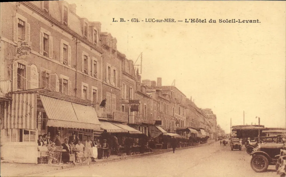 Luc-sur-Mer — O Hotel do Sol Nascente — L.B. 674 - Frente