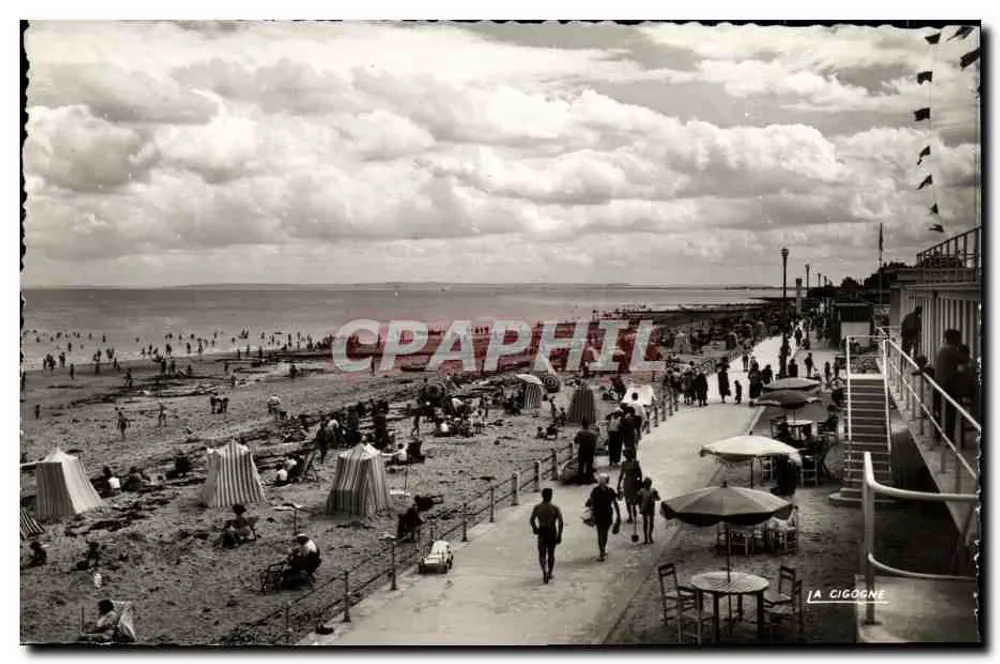 Luc-sur-Mer — Vista geral da praia — La Cigogne - Frente