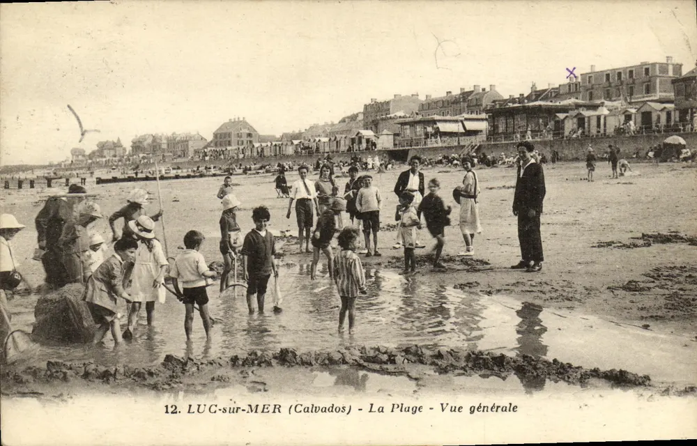 LUC-sur-MER (Calvados) - Der Strand - Allgemeiner Blick — J. Nozais, Verleger, Nr. 12 - Vorderseite