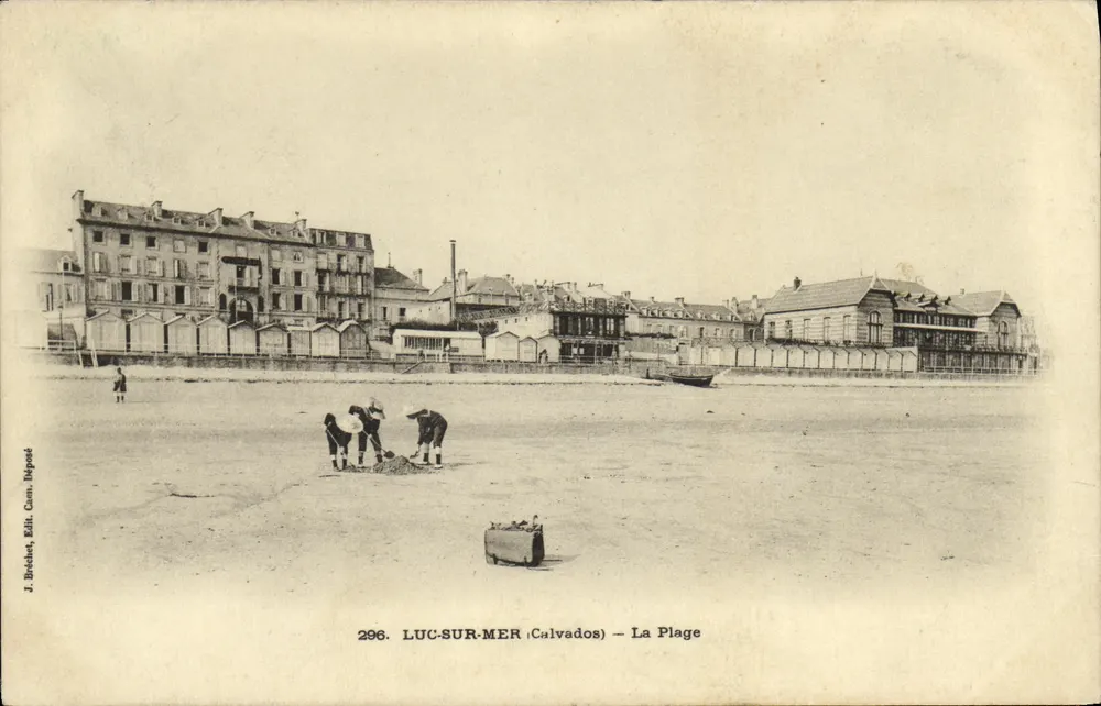 Luc-sur-Mer (Calvados) — A Praia — J. Brichet, Édit. Com. Déposé - Frente