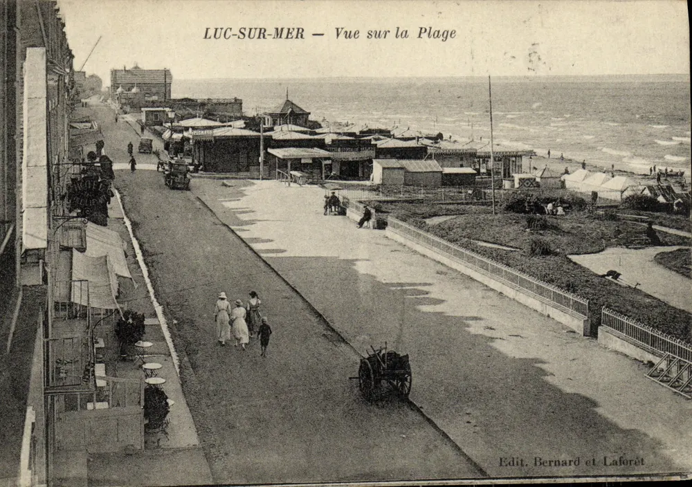 Luc-sur-Mer — Vista da Praia — Edit. Bernard et Laforêt - Frente