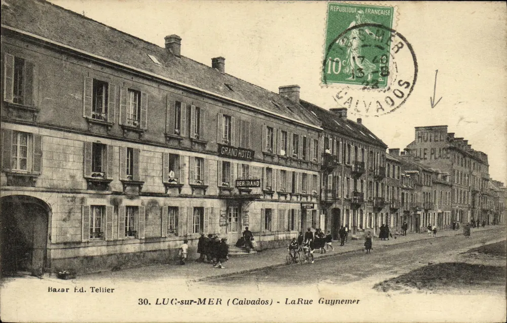 LUC-sur-MER (Calvados) — Straße Guynemer — Grand Hotel und Bazar Ed. Tellier — n°30 - Vorderseite