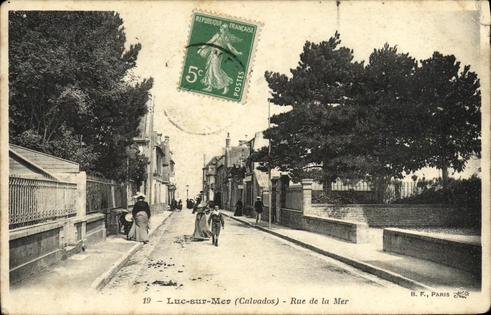 Luc-sur-Mer (Calvados) — Rue de la Mer — B.F., PARIS - Frente