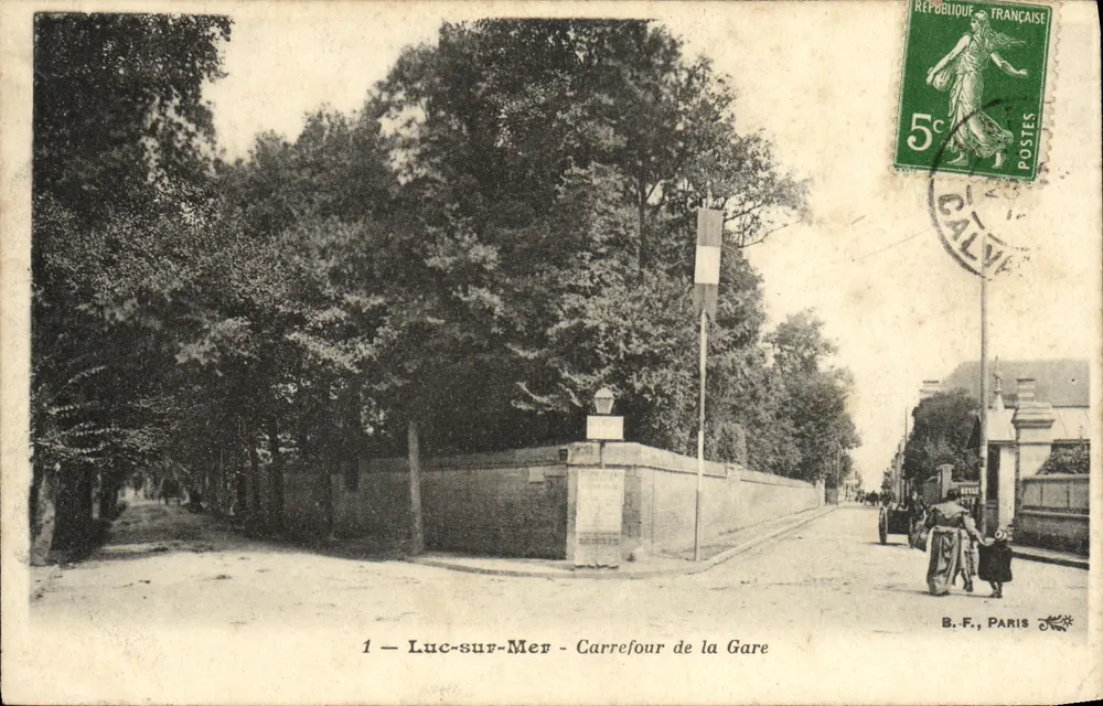 Luc-sur-Mer — Cruzeiro da Estação — B.F., Paris - Frente