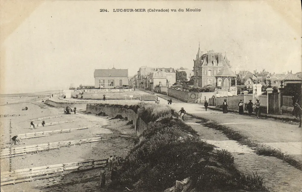 Luc-sur-Mer (Calvados) visto do Moulin — 294 — editor P. Bucquement, Le Havre - Frente