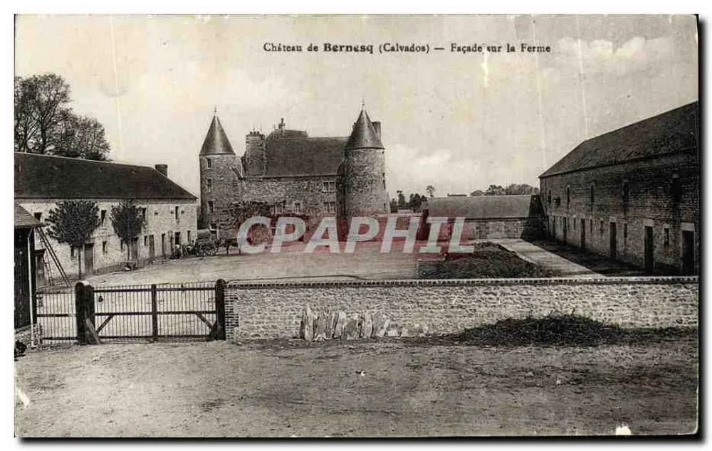 Castelo de Bernesq (Calvados) — Fachada sobre a Fazenda - Frente