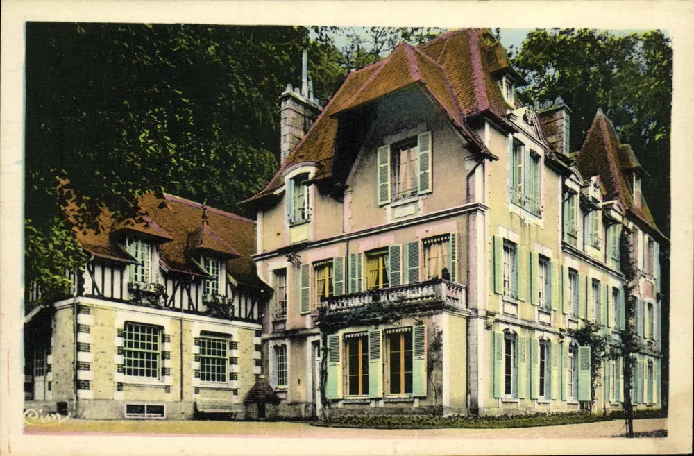 Bénerville-sur-Mer — El Castillo de los Enclos — Fot. Henry, Bénerville-sur-Mer - Anverso