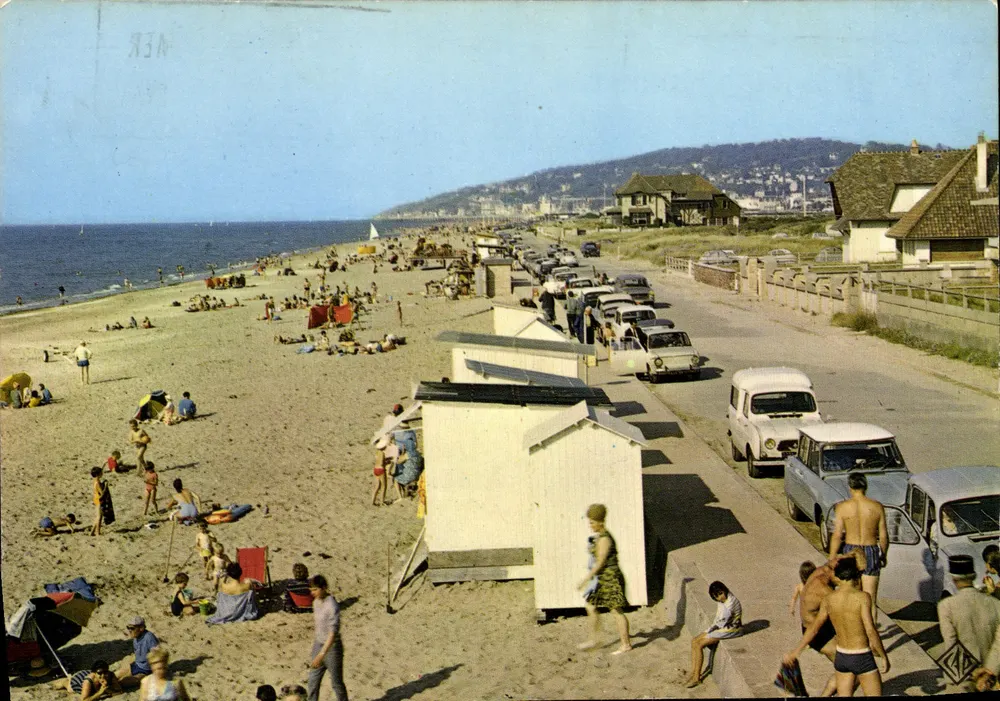 Plage de Deauville — vista da costa — Édicap - Frente