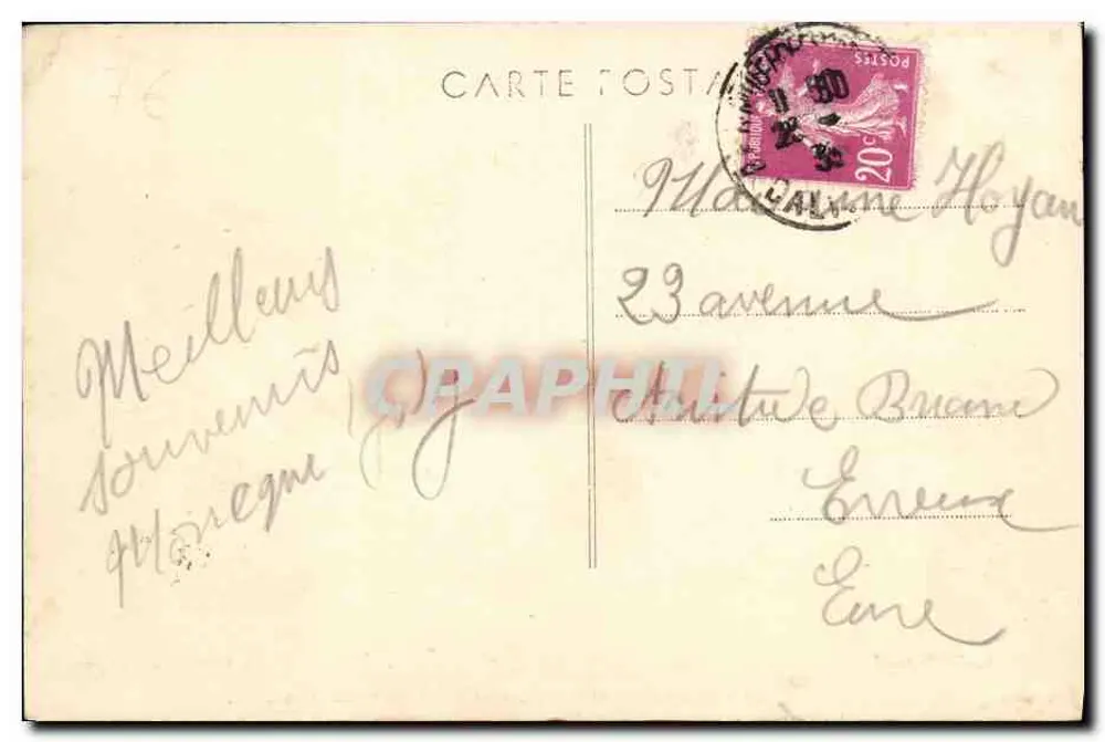 Bernières-sur-Mer (Calvados) — Praça do Centro — Fot. Combier Macon - Verso