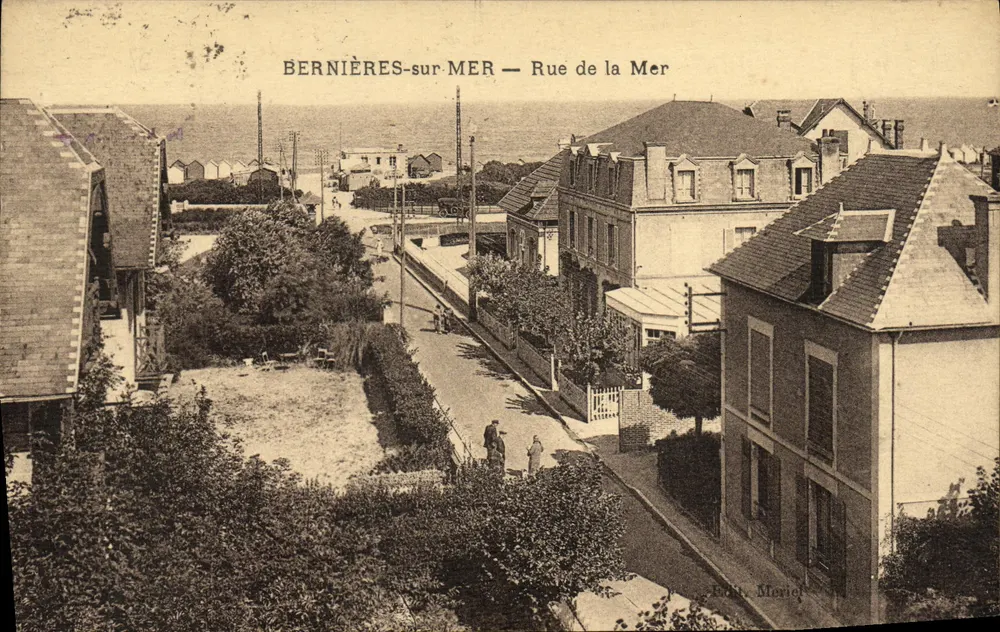 Bernières-sur-Mer — Rue de la Mer — Édith Meriel - Frente
