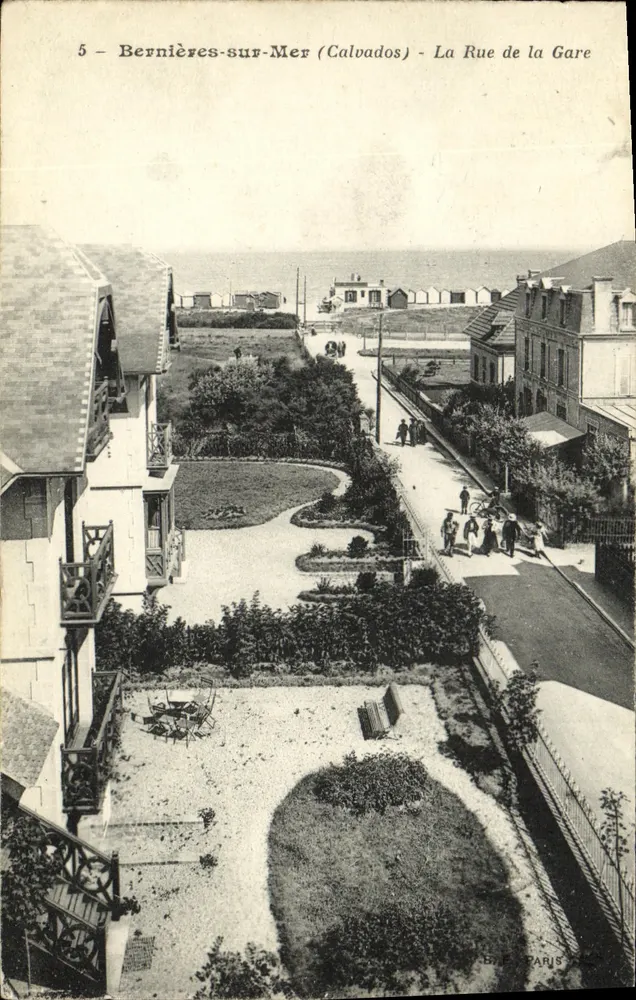 Bernières-sur-Mer (Calvados) — A Rua da Estação — Editor B. E. PARIS, n°5 - Frente