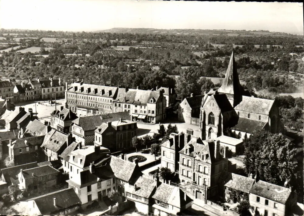 Beaumont-en-Auge (Calvados) — Ogólny widok — Wydawnictwo Lape - St-Maur - Service Ardich - Awers