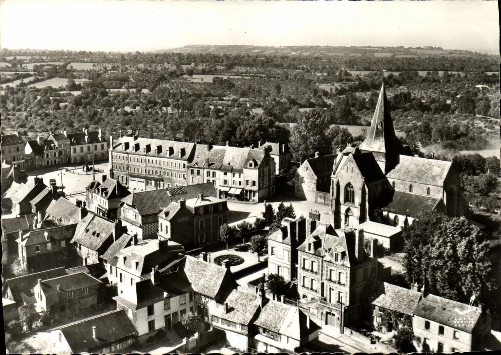 Beaumont-en-Auge — Vista geral — Edição Lape & Maur - Frente