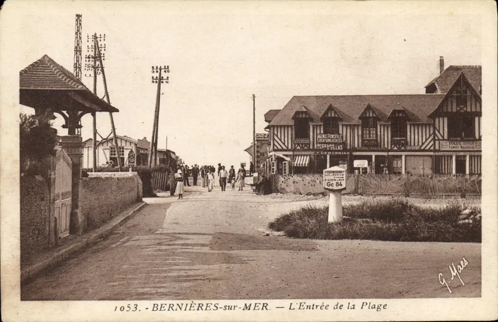 Bernières-sur-Mer — L'Entrée de la Plage — G. Maes, n°1053 - Recto