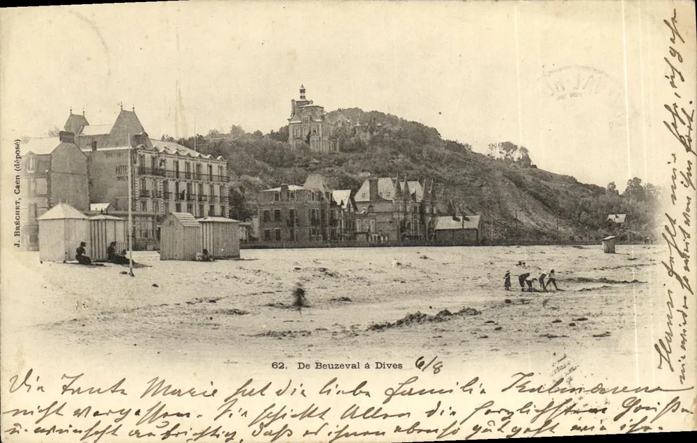 De Beuzeval à Dives — vue de la plage et du château sur la colline — éditeur J. Bâgucurt, Caen (diposé) n° 62 - Frente