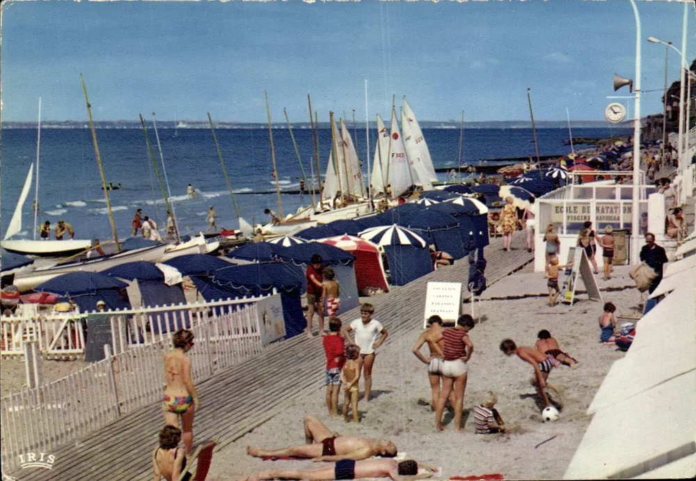Blonville-sur-Mer — Strand und Segelboote — Lumicap - Vorderseite