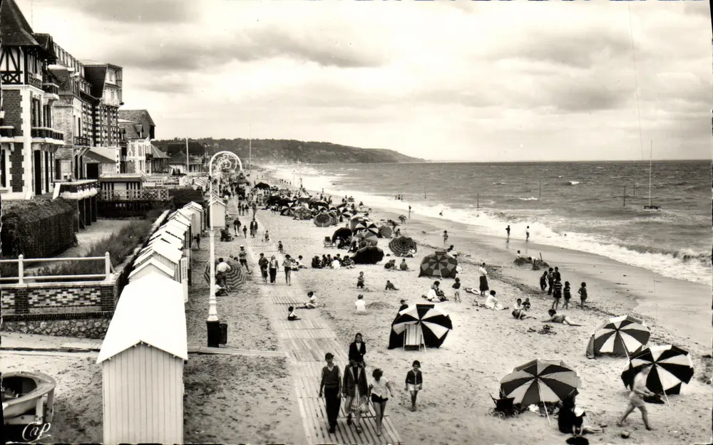 Blonville-sur-Mer — A Praia — Réal-Photo - Frente