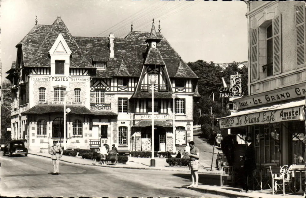 Blonville-mer — Postamt und Rathaus — C.A.P. 44, rue de l'Église, Paris - Vorderseite