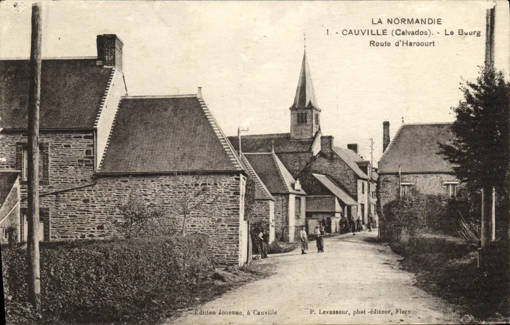 Cauville (Calvados) - Le Bourg — Route d'Haroucourt — Edição Jouveune, em Cauville - Frente