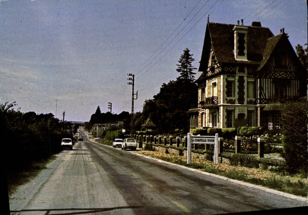 La Chapelle-Yvon — casa de madeira — Les Éditions du Moulin, n°407 - Frente