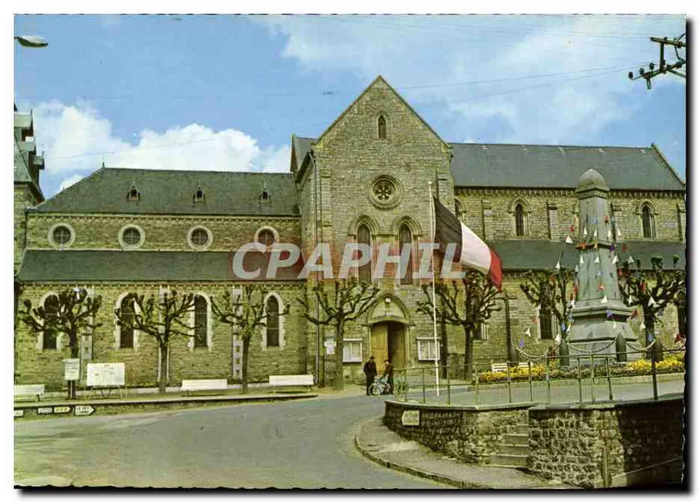 Clecy (Calvados) — A Igreja — Éditions Saint Maur (04) - Frente