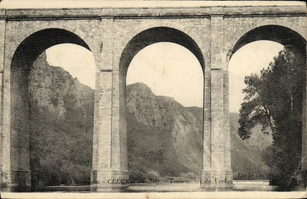 Drei Bögen des Viadukts — CLEÉGY (Caleados) — Cliché Desture - Vorderseite