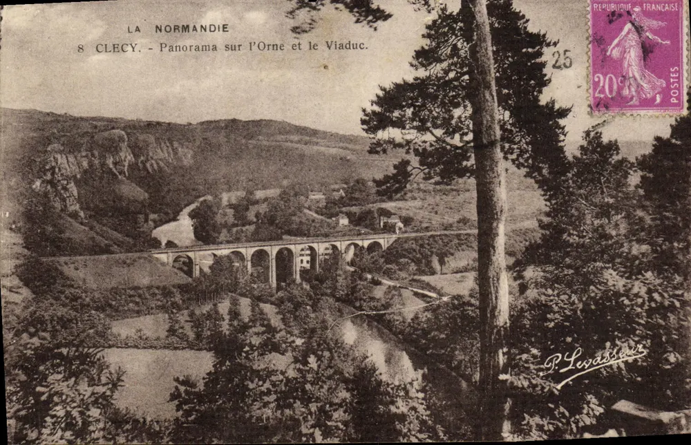 Clecy - Panorama über die Orne und den Viadukt — P. Levassor - Vorderseite