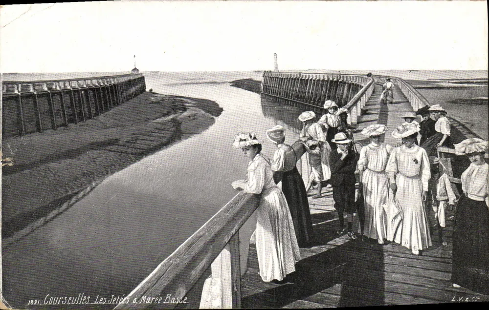 Courseulles - As Jetas à Maré Baixa — L.V.A.C.S. - Frente