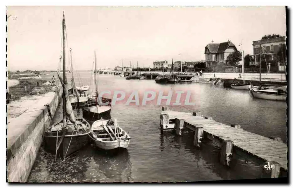 Courseulles-sur-Mer — O Porto — C.A.P. n°11 - Frente