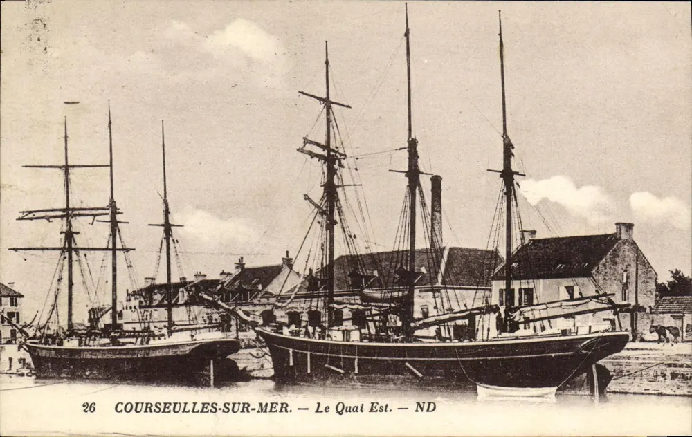 COURSEULLES-SUR-MER — Le Quai Est — éditeur ND, n° 26 - Vorderseite