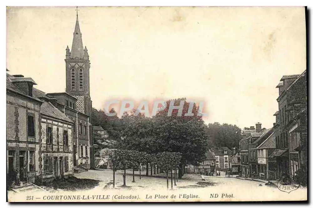 Courtonne-la-Ville (Calvados) — Der Kirchplatz — ND Fotografie - Vorderseite