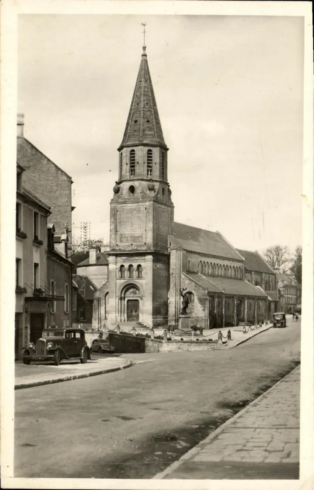 Creully (Calvados) — Die Kirche — SORS - Vorderseite