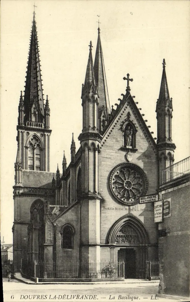 Douvres-la-Délivrande — A Basílica — LL, n°6 - Frente