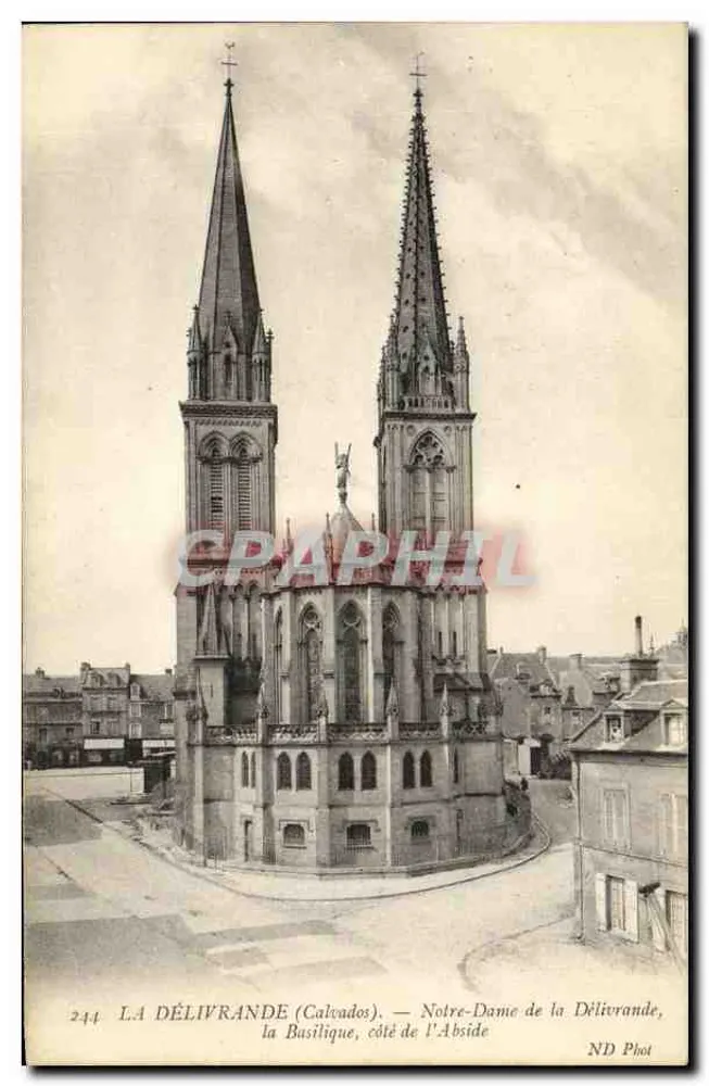 DIE BEFREIUNG (Calvados) — Notre-Dame de la Délivrande, die Basilika, Seite der Apse — ND Phot - Vorderseite