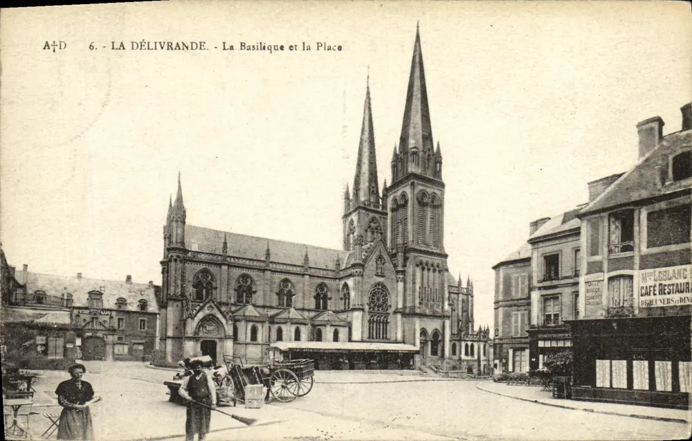 A Délivrande - A Basílica e a Praça - A+D - Frente