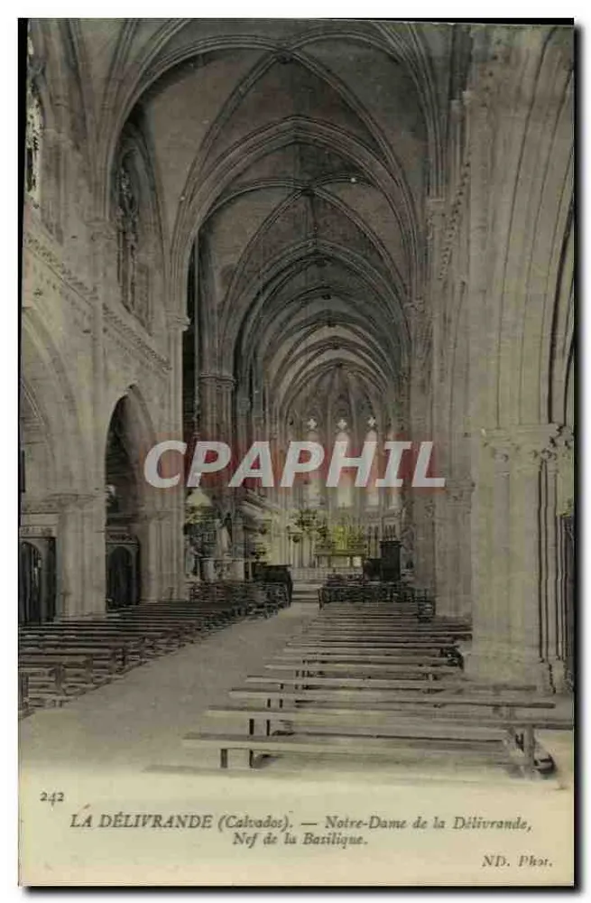 La Délivrande (Calvados) — Notre-Dame de la Délivrande, Nave der Basilika — ND. Fot. - Vorderseite