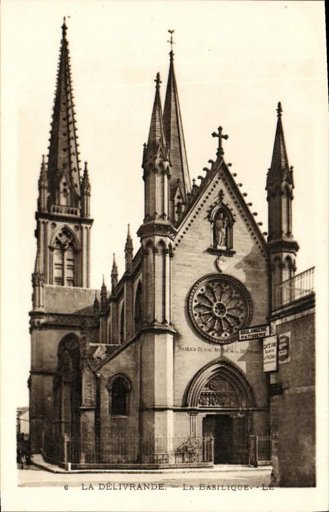 La Délivrande — A Basílica — Editor: Lévy & Neurdein, Paris - Frente