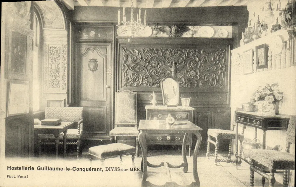 Sala de honra da Hostellerie Guillaume-le-Conquérant — Dives-sur-Mer — Fot. Postel - Frente