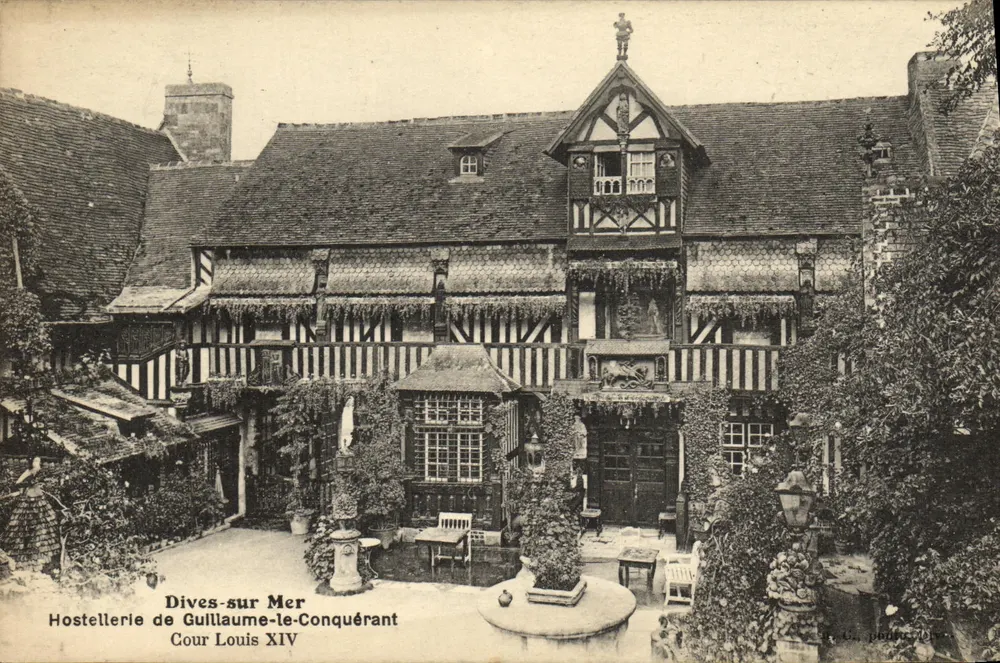 Dives-sur-Mer — Hostellerie de Guillaume-le-Conquérant, Cour Louis XIV — Verleger L. Pautre - Vorderseite