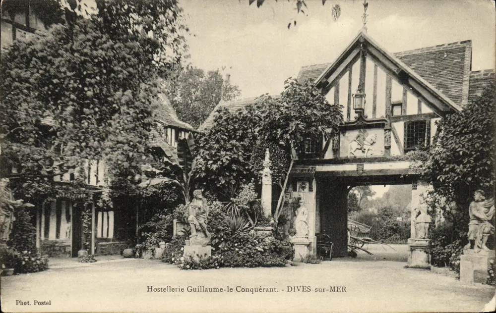 Hostellerie Guillaume-le Conquérant — Dives-sur-Mer — Fot. Postel - Frente