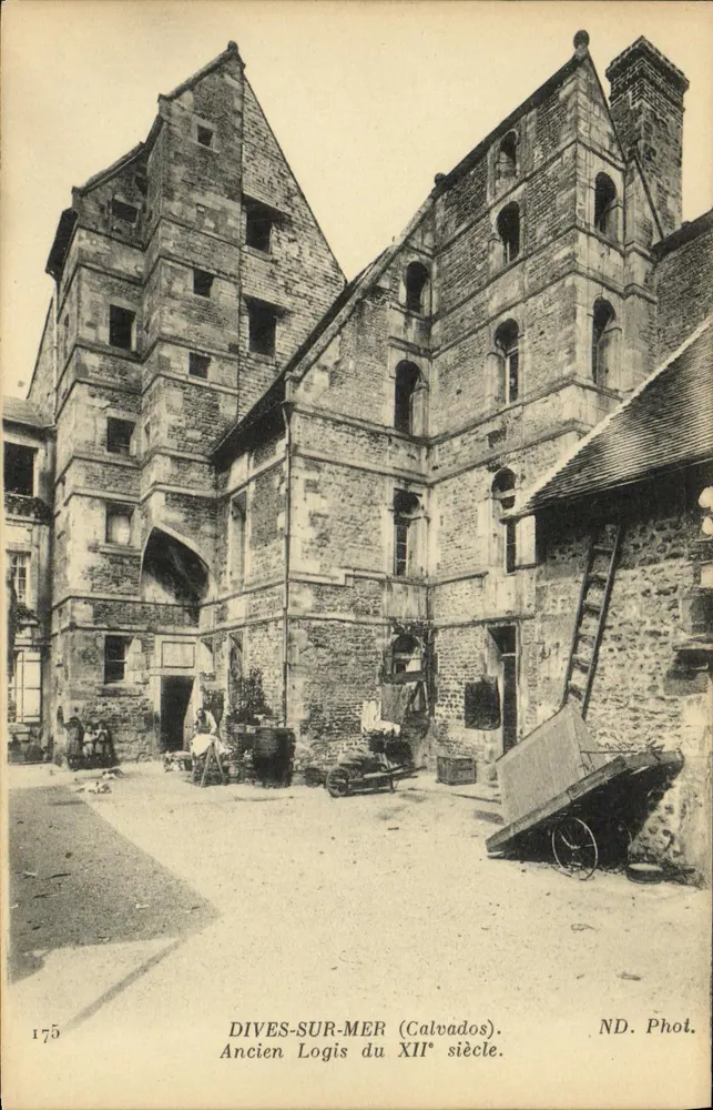 Dives-sur-Mer (Calvados) — Altes Haus des 12. Jahrhunderts — ND. Foto-Nr. 175 - Vorderseite