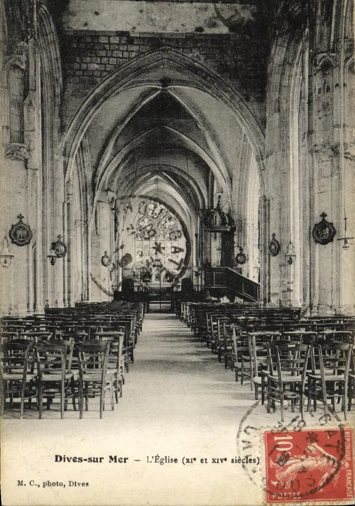 Divès-sur-Mer — De Kerk (xi° en xiv° eeuw) — M. C., foto, Divès - Voorkant