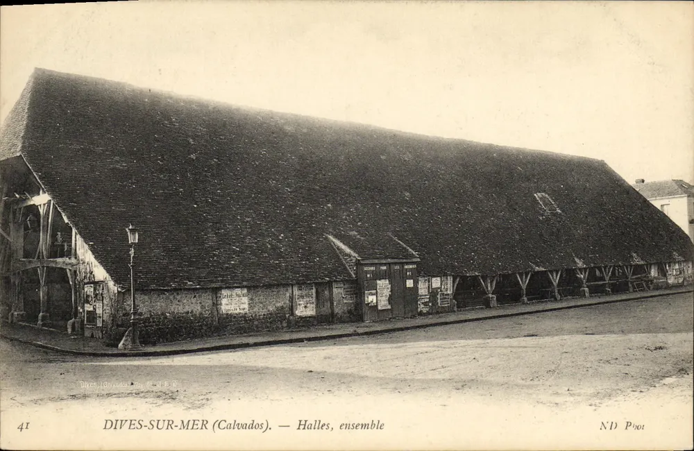 Dives-sur-Mer (Calvados) — Mercados, conjunto — ND P001 - Frente