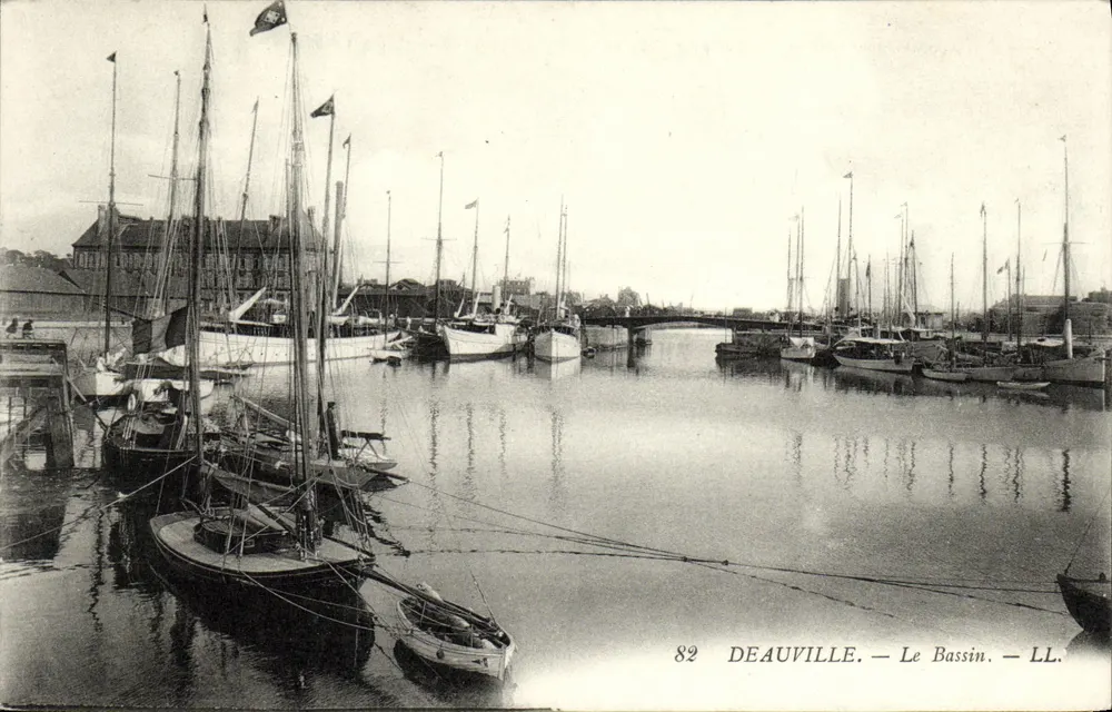 Deauville — Der Hafen — LL. — Nr. 82 - Vorderseite