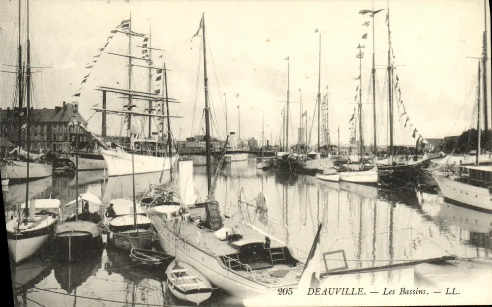 Deauville — Die Bassins — LL. — n° 205 - Vorderseite