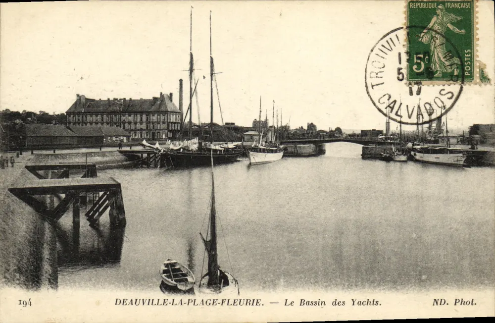 Deauville-la-Plage-Fleurie — Der Yachthafen — ND. Foto. - Vorderseite
