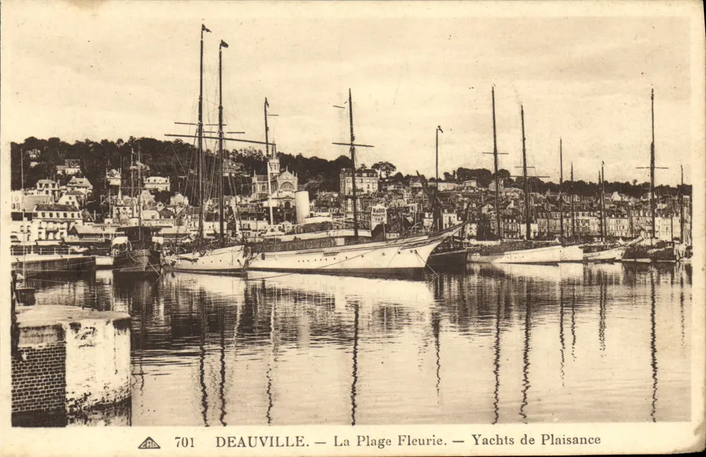 Deauville — La Plage Fleurie — Yachten zum Vergnügen — Serie 701 - Vorderseite
